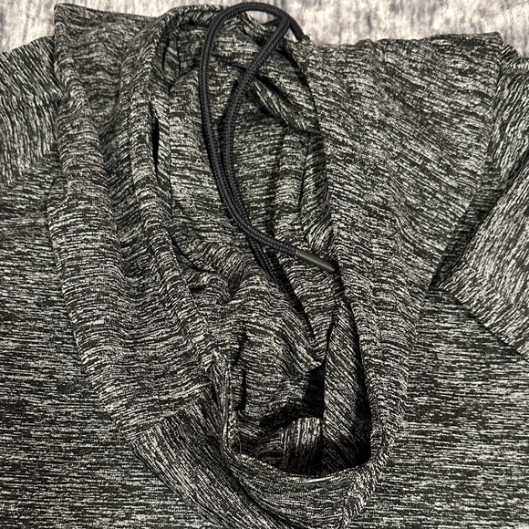 Under Armour Charcoal Pullover Hoodie BNWT - Picture 7 of 7